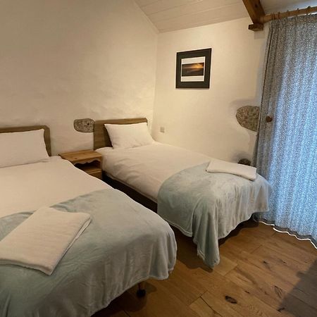 Trengothal Barn Daire Porthcurno Dış mekan fotoğraf