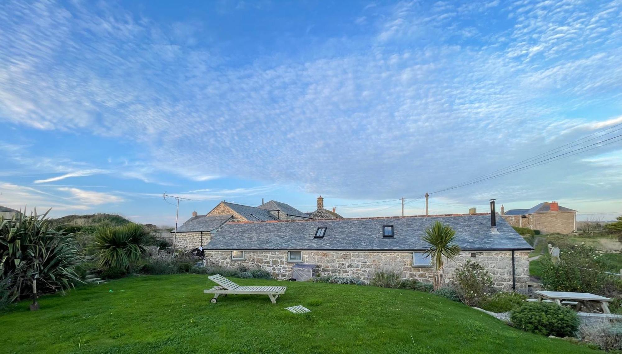 Trengothal Barn Daire Porthcurno Dış mekan fotoğraf