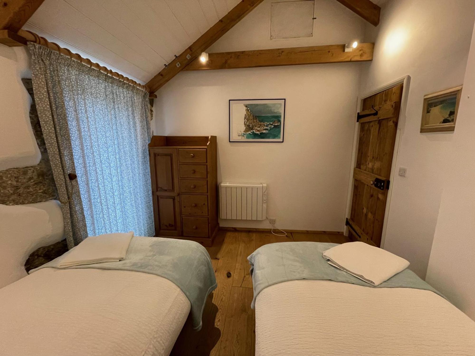 Trengothal Barn Daire Porthcurno Dış mekan fotoğraf